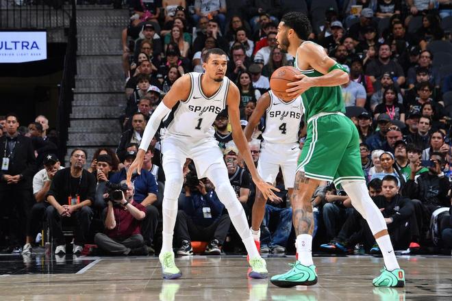 文班亚马伤退马刺双杀凯尔特人 塔图姆复出难救