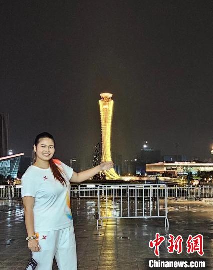 泰国留学生王远成成都大运会火炬手：分享有笑